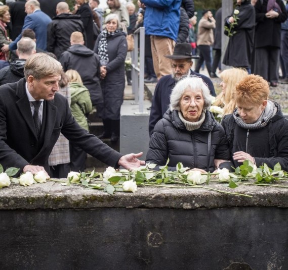 Gedenken am Gleis 17; Foto: Ständige Konferenz / Marko Priske